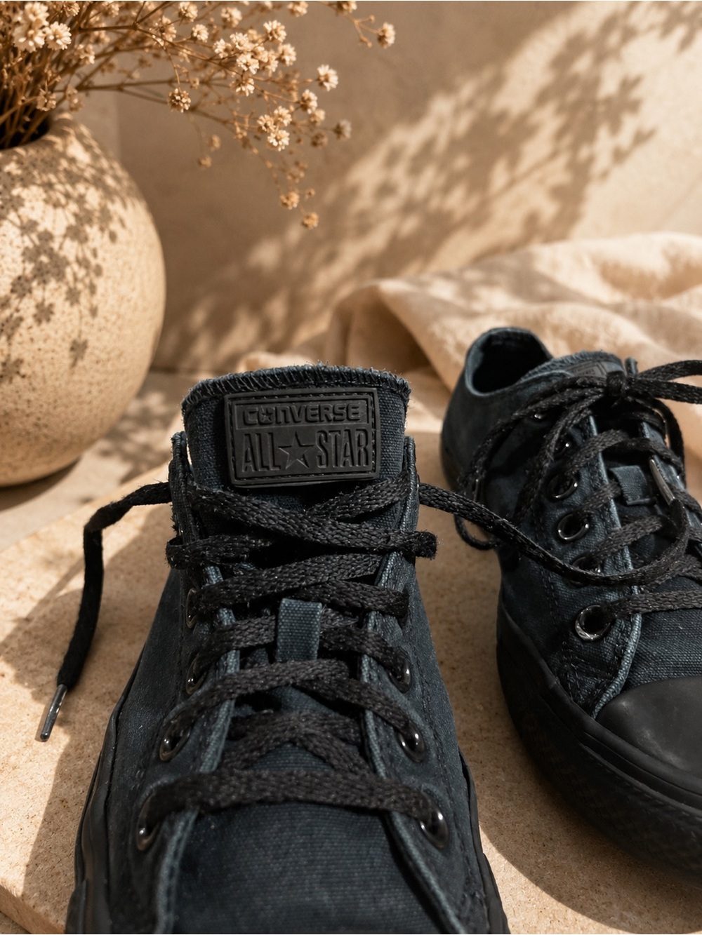 Converse Black Monochrome Low Top Sneakers Men’s 7 Women’s 9 - Picture 6 of 9
